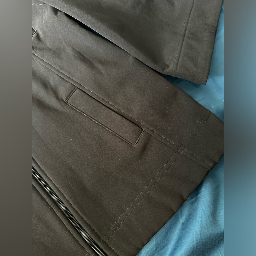 Lulumemon jacket - size 4 - Picture 8 of 9